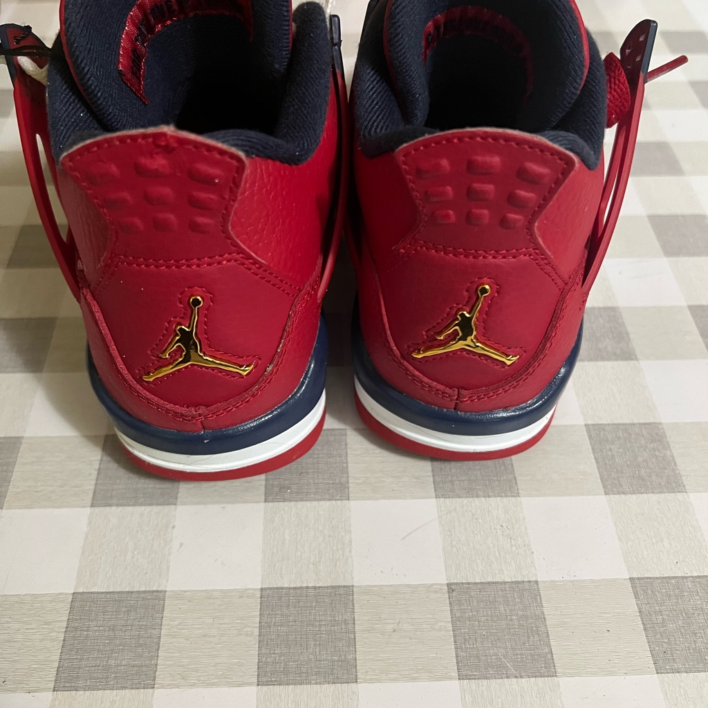 Jordan 4